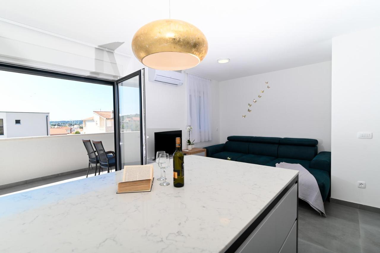 Apartment Laura, Free Parking, Balcony, 4 Ppl Trogir Exterior foto