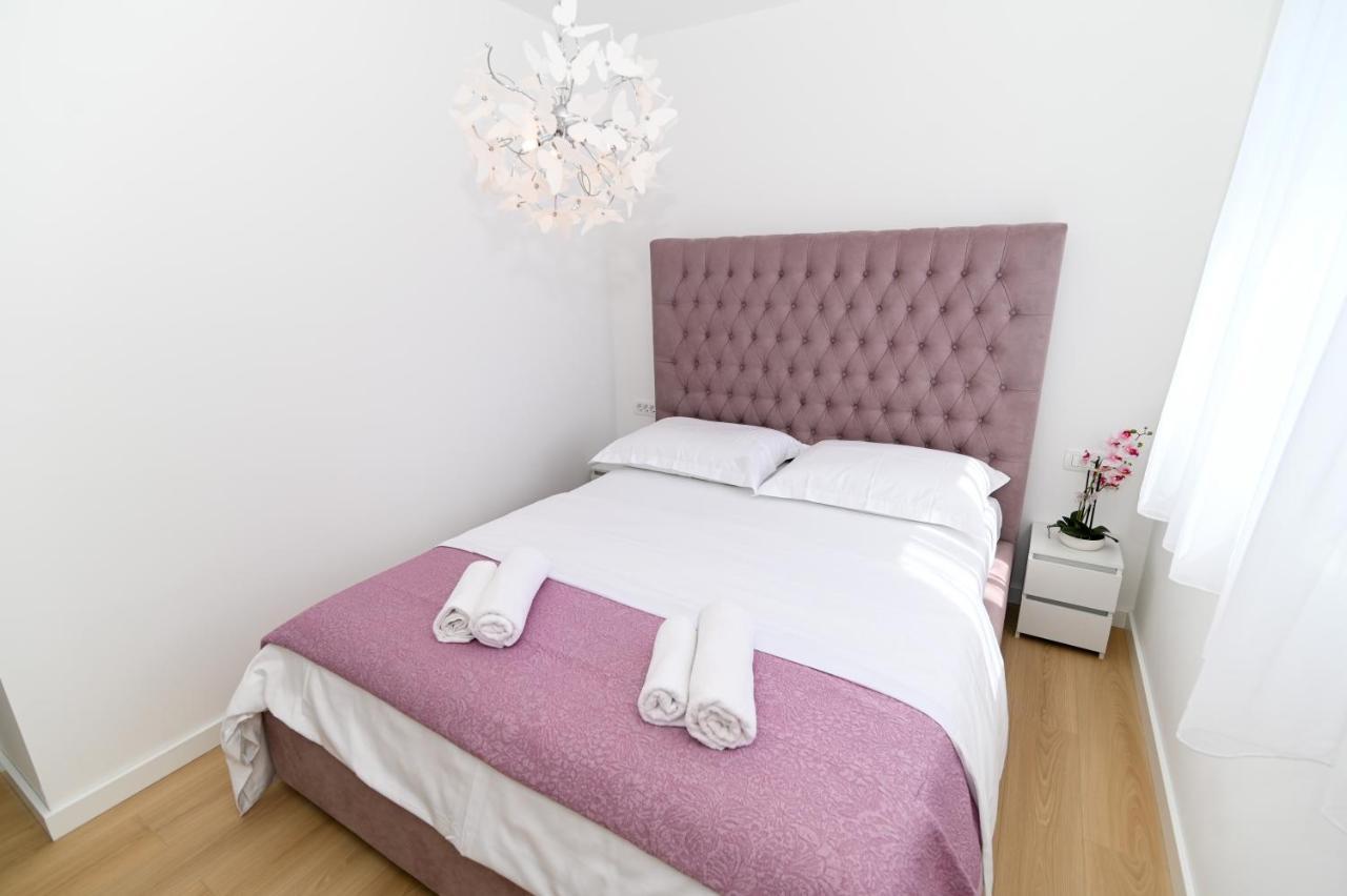 Apartment Laura, Free Parking, Balcony, 4 Ppl Trogir Exterior foto